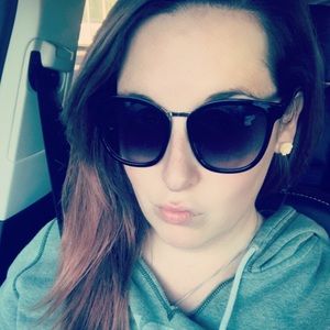 Meet your Posher, Whitney